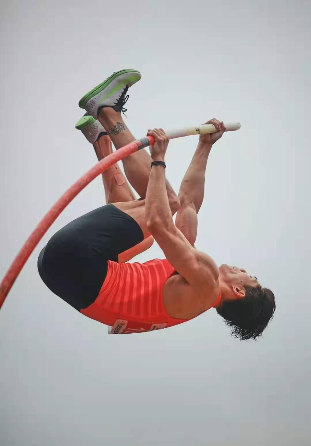 “为了荣誉的殿堂！” 深圳田径运动员黄博凯出征东京奥运会