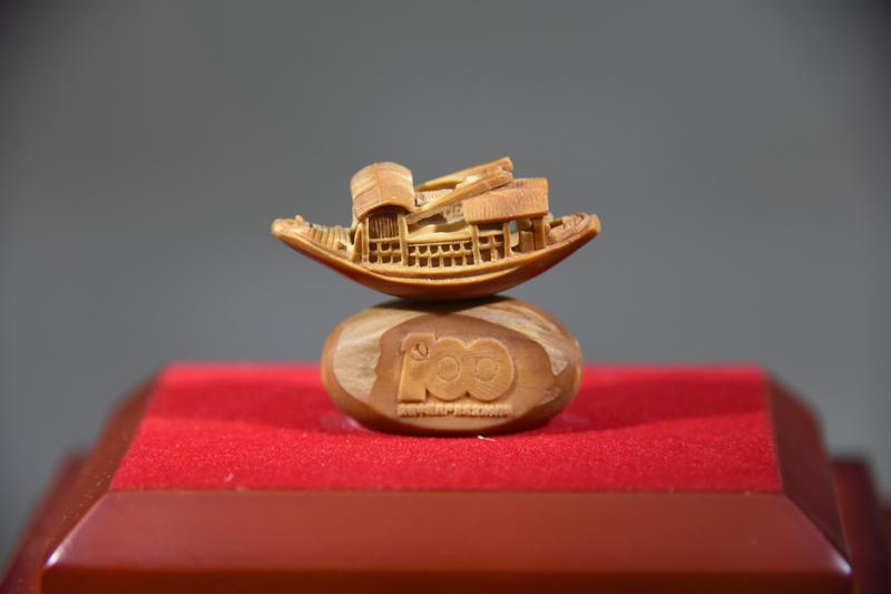 宝安区航城街道核雕宣传月为建党百年真情献礼