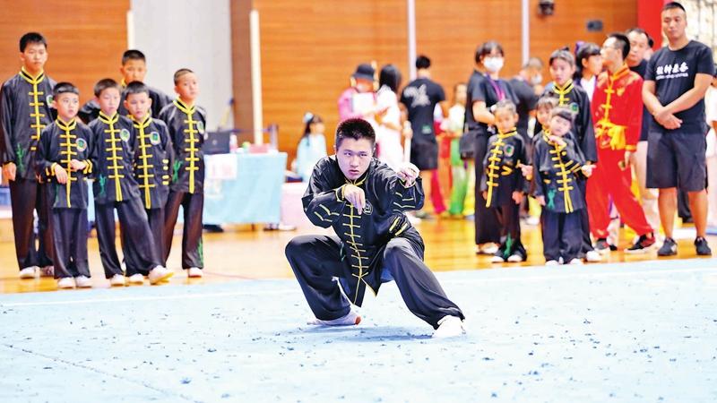 宝安非遗“华林派螳螂拳”武术团队参赛斩获22金