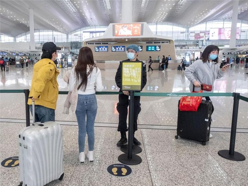 8月6日6时起，重点地区来穗航班旅客落地需查验“48小时内核酸检测阴性证明”