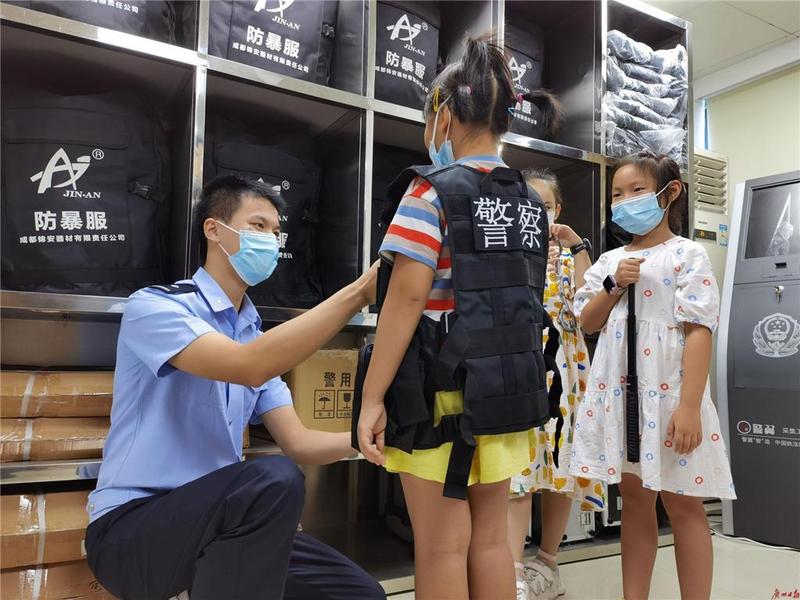 从小学习“守国门”！广州萌娃“沉浸式”体验海关工作