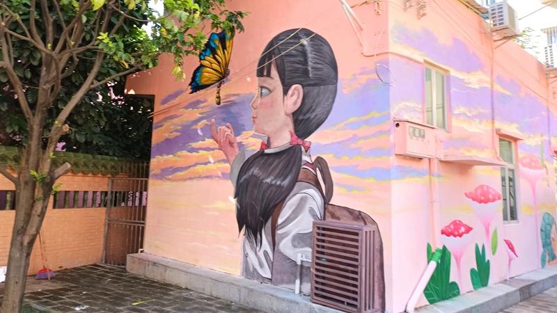 燕罗街道扮靓城中村 老旧居民墙摇身变为韵味彩绘墙