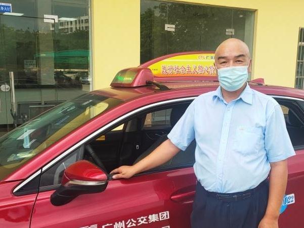 “的哥”捡到一箱价值10万元手机！他在公安见证下这样做……