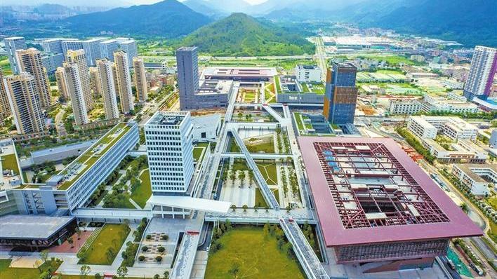 深圳技术大学：校园无围墙 空中架连廊