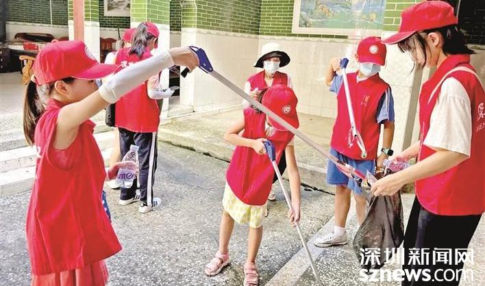 “志愿红”绘就靓丽城市风景线