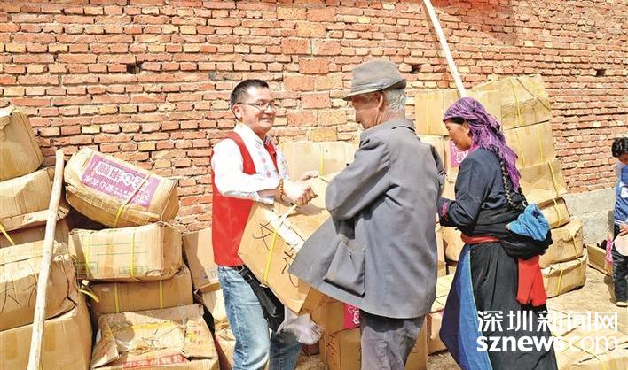 光明区妇幼保健院副院长胡任重获评深圳“十佳爱心人物”