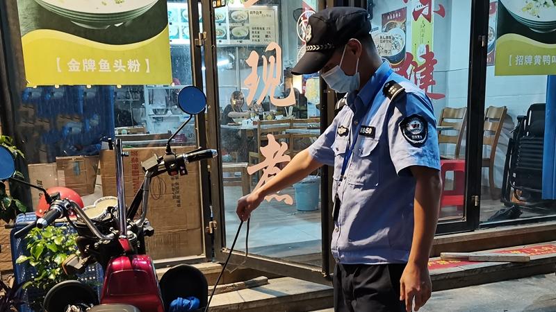 燕罗开展消防安全夜查行动 清查电动车安全隐患