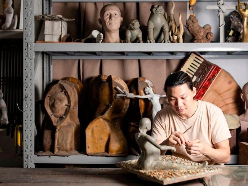 一凿一刻皆人生，他在小洲村的雕塑十年