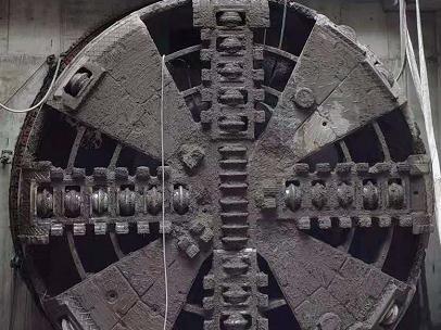 广州地铁7号线西延段全线贯通，将与京广高铁无缝衔接