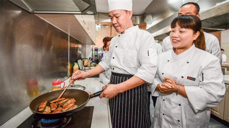 广州已培训认定“粤菜师傅”6653人