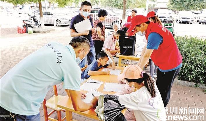 文明停放电单车 积极做好垃圾分类 光明区文化底色越发鲜亮