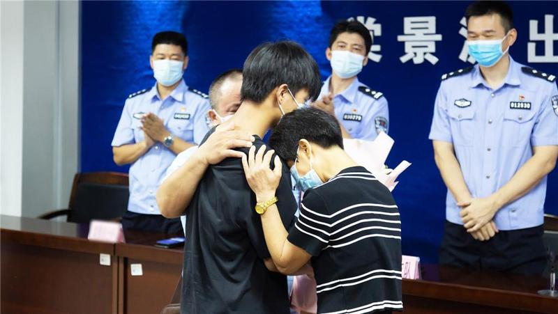 为孩子找到回家的路，他们把一个个破碎的家庭“拼圆”