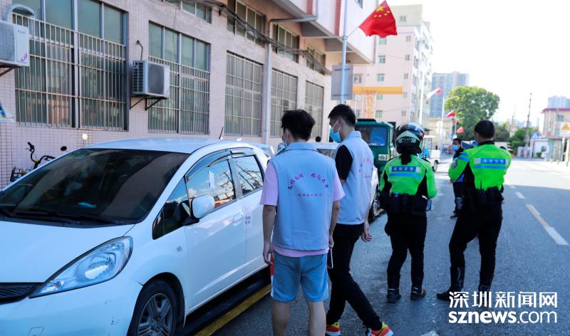 “文明啄木鸟”在行动！东坑社区专项治理公共交通秩序