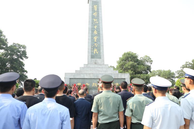 缅怀！宝安举行公祭烈士活动暨向烈士敬献花篮仪式
