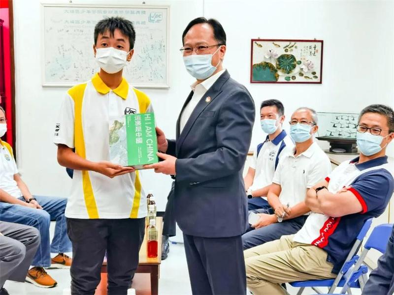 香港中联办副主任陈冬到大埔少年警讯座谈交流，积极回应学员们6项需求