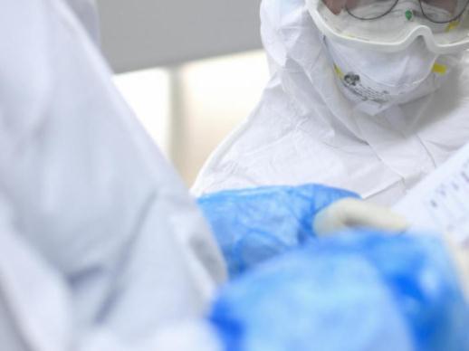 香港机场1名货运工初步确诊感染新冠病毒