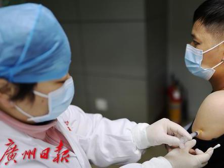 广州各区启动加强针接种，市疾控权威解答：哪些人可打？如何选择？