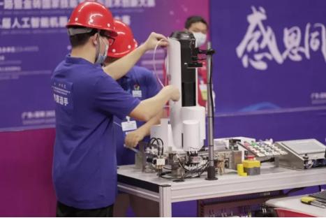 第二届人工智能机器人应用技术大赛国内赛圆满结束