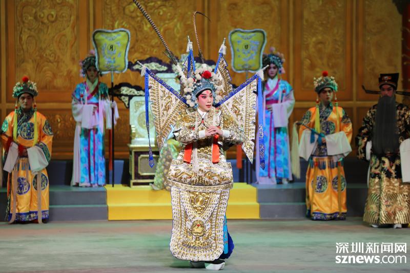 粤剧大戏家门演 新老戏迷过足瘾