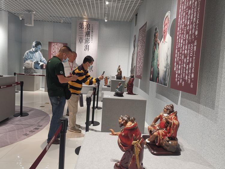 佛山市城市展览馆举办石湾陶艺百年成就收藏展