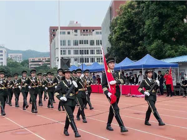 岭南木棉红、薪火代代传，广州学校国防教育开展得轰轰烈烈
