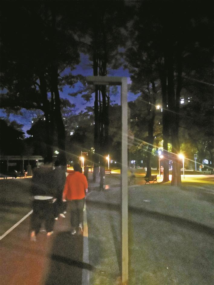 追踪《景蜜社区公园多处路灯不亮》：熄灭的路灯又亮了！