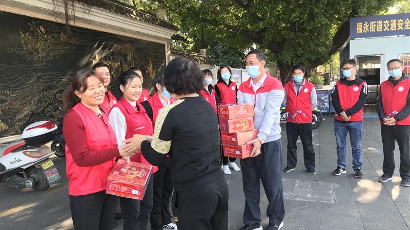 凤凰工业园区党委开展慰问优秀义工代表活动