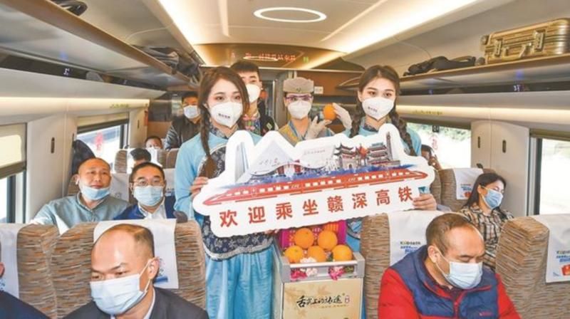 赣深高铁“初体验”：首发上座率近九成