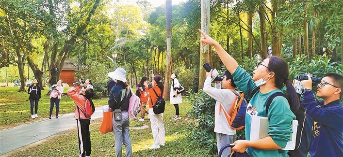 福田区第二十二届青少年观鸟竞赛昨在深圳湾公园举办 观鸟比赛3小时 记录野生鸟类76种
