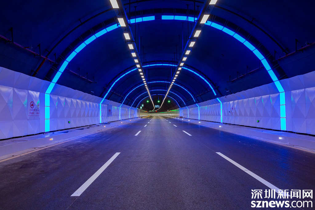 隧道灯带照明2.jpg