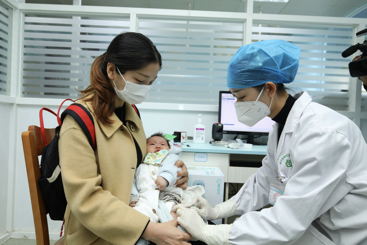 深圳康泰生物全球首款双载体13价肺炎球菌疫苗在广州接种全国首针
