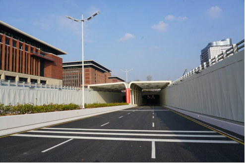 公常路下穿改造工程地下隧道通车 中山大学深圳校区出行更安全