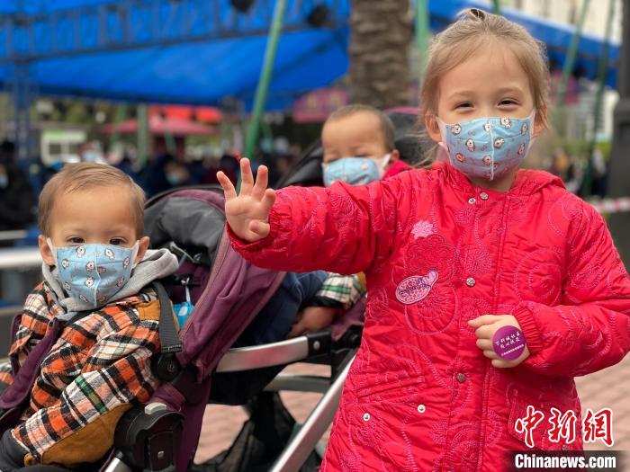 抗击疫情，深圳社区中外居民一起尽力