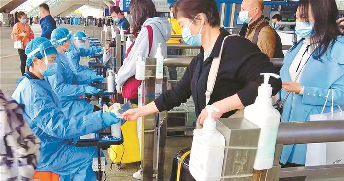 深圳北站车票、防疫核验仅需4秒 刷身份证即可进站候车