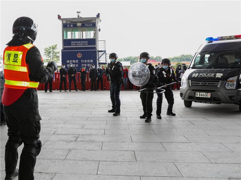 日均投入安保1600多人次，广州番禺警方全力护航南站旅客返乡路