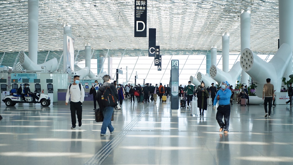 深圳机场2021年客货运全国第三 共计保障进出港航班近32万架次