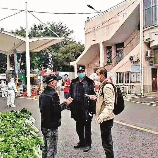 “转送”的900斤爱心蔬菜传递着真心！