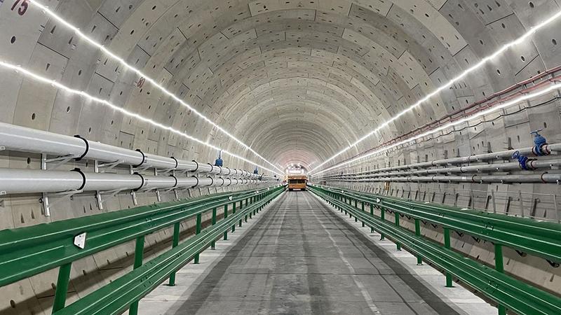 深圳交通重点工程全面开工 妈湾跨海通道进入海域段掘进