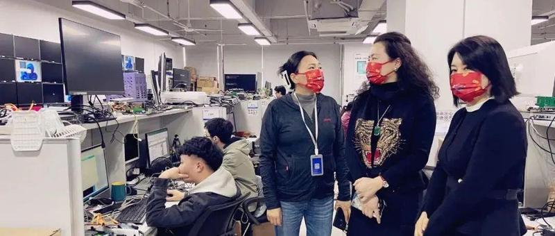 铆足“虎劲儿”开新局丨区领导带队走访深圳市智微智能科技股份有限公司