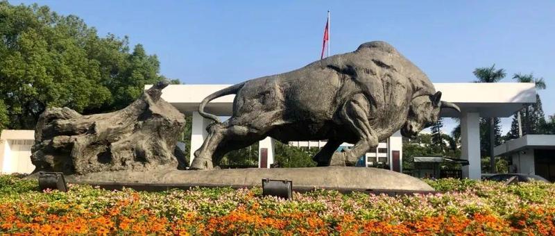 王伟中主持市委常委会会议 持续用力提高防控科学性精准性 坚决阻断病毒传播链条
