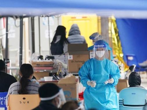 香港新增新冠肺炎确诊病例8674例