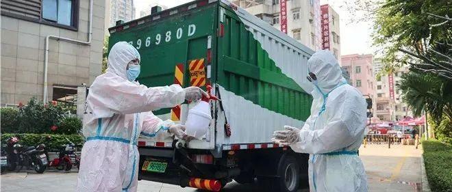 封闭直运、日产日清…盐田“环卫大白”筑牢疫情防控安全防线