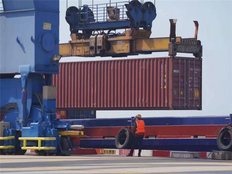 粤港深紧密合作确保跨境运输及供港物资稳定