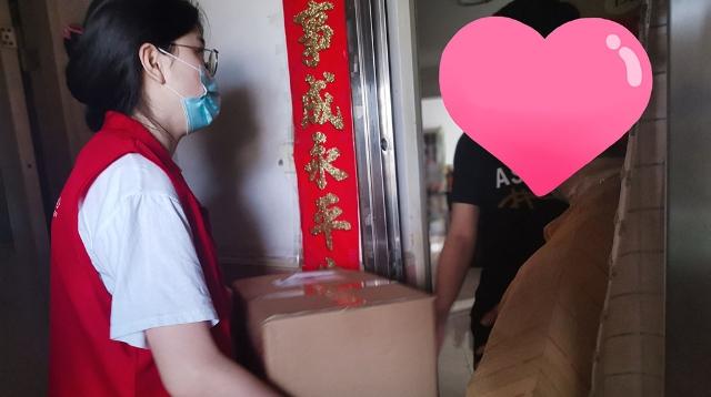 深圳市民政局啟動“深守護·民暖心”防疫關愛項目 首批暖心包物資已抵達80多個社區