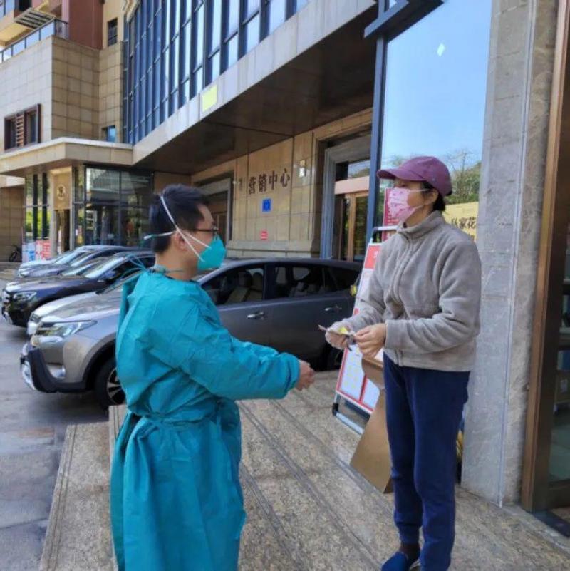 管控区居民彩票中奖，防疫人员跑腿帮兑换