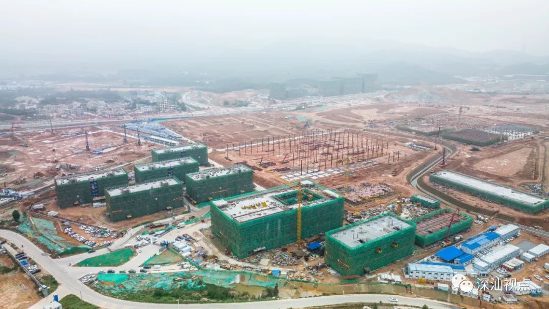 深汕比亚迪汽车工业园项目800多名工人满荷建设！