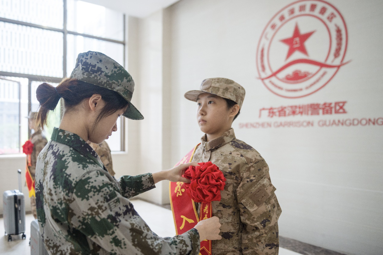 深圳市2022年上半年女兵正式起运