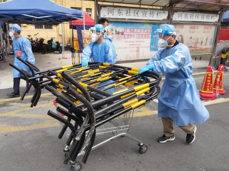 宝安城管志愿者西乡疫线架起“民心桥” 筑牢安全网