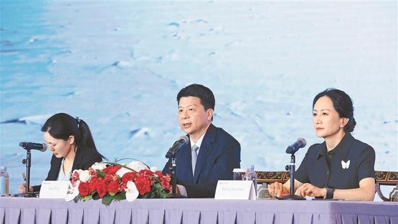 华为去年研发投入1427亿元全球第二 2021年年报显示，净利润1137亿元，同比增长75.9%