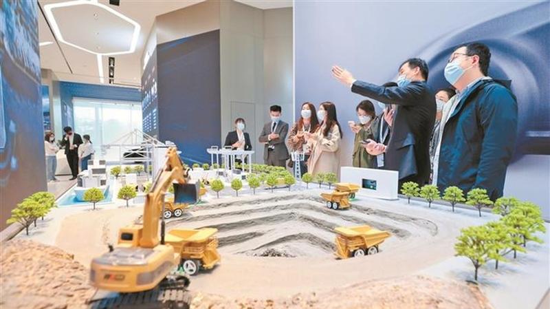 媒体走进华为实验室